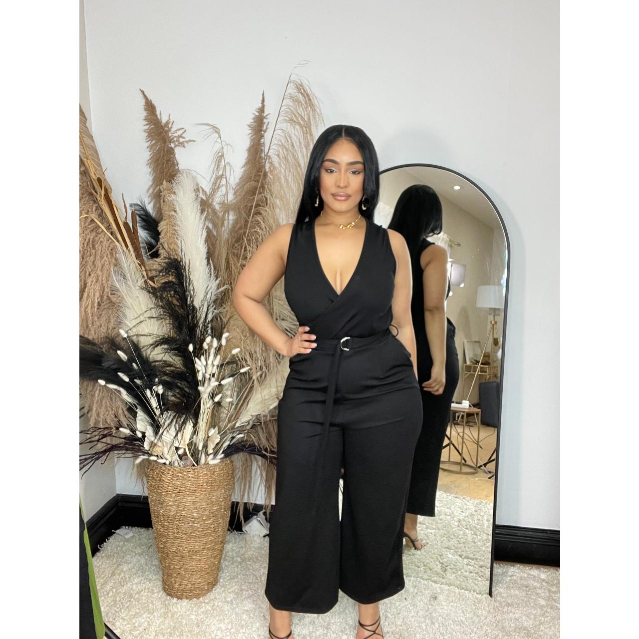 Sleeveless Belted Jumpsuit In Black