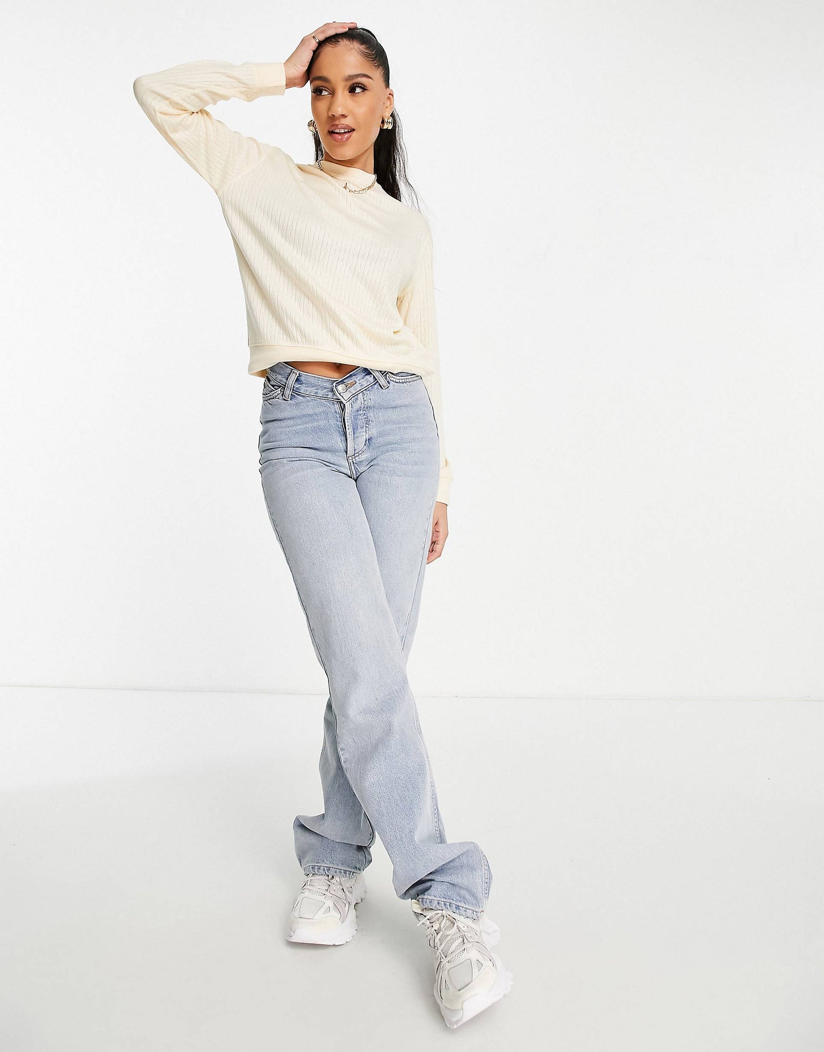 Unique 21 Round Neck Jumper In White